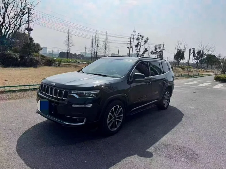 Jeep指挥官 正面外观二