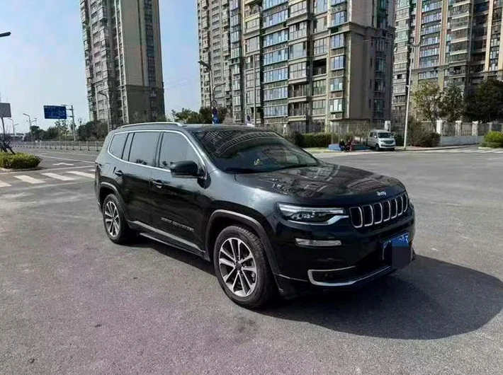 Jeep指挥官 正面外观三