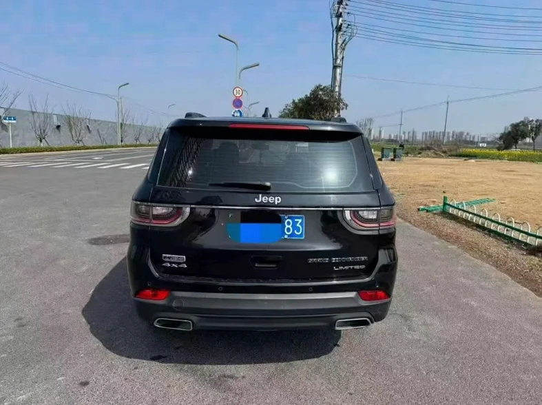 Jeep指挥官 内饰后排