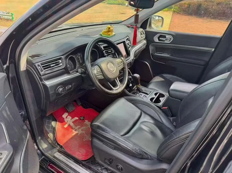 Jeep指挥官 后面外观一