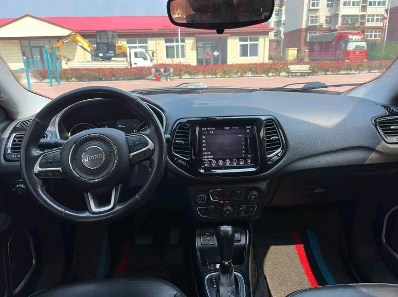 Jeep指南者 内饰后排