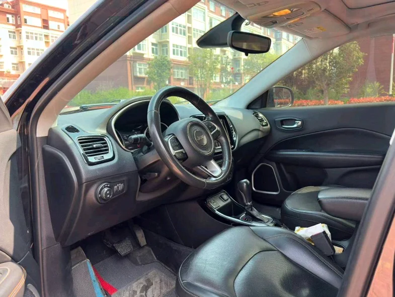 Jeep指南者 后面外观三