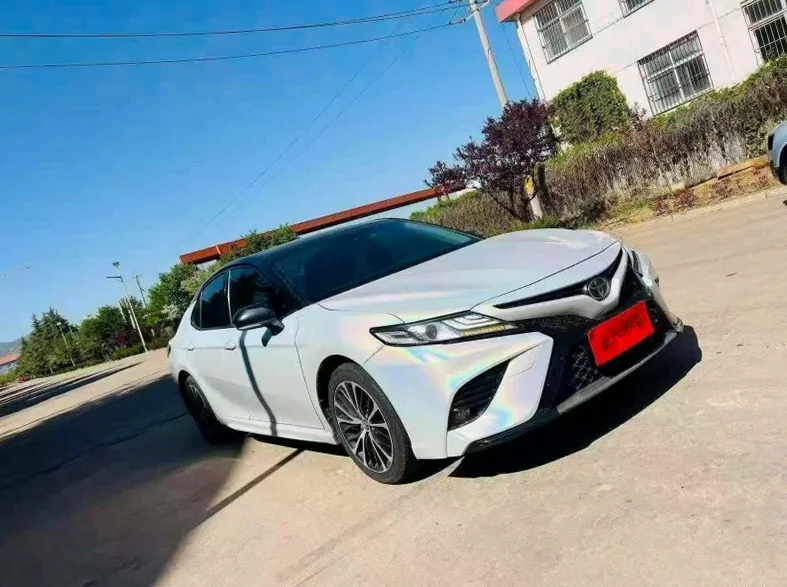 丰田凯美瑞 正面外观二