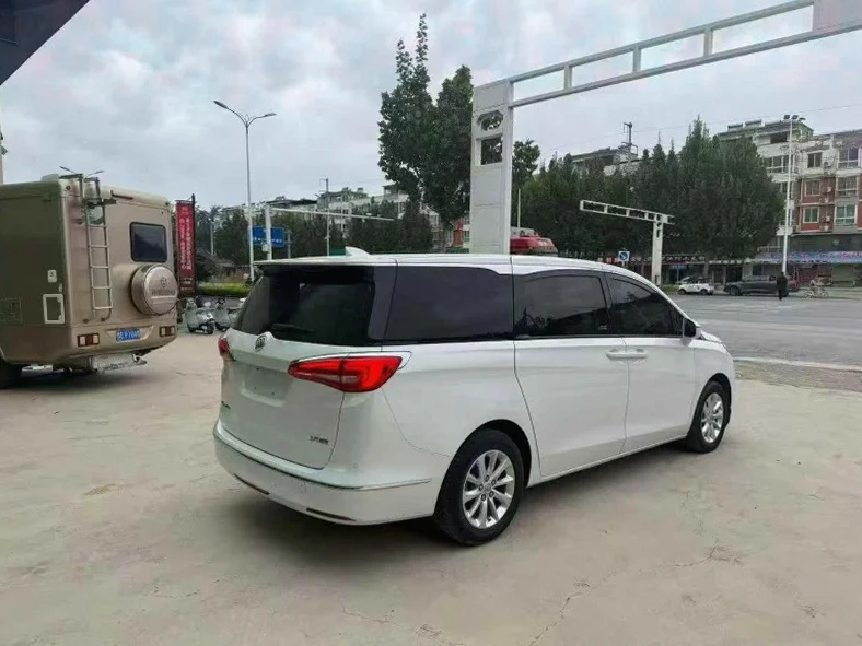 别克GL8 内饰后排