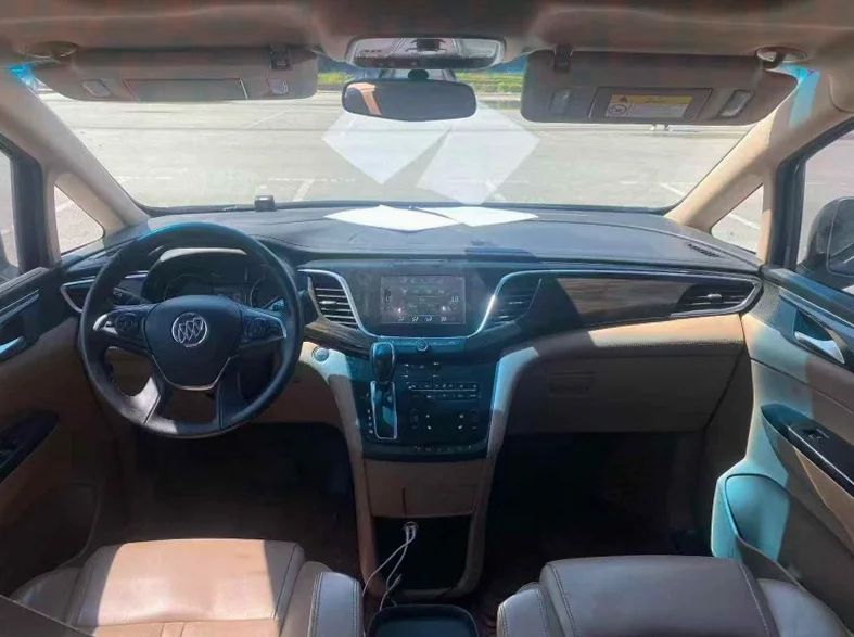 别克GL8 后面外观二