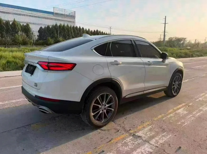 吉利星越 内饰前排