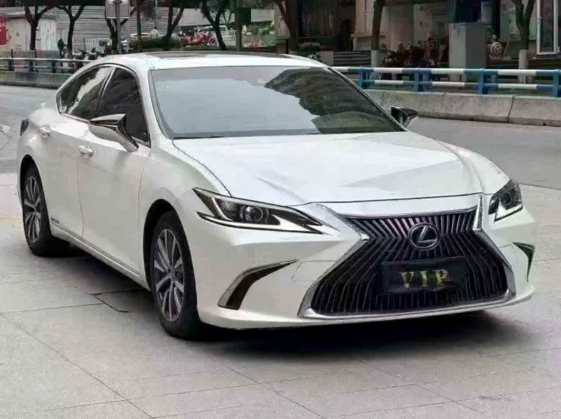 雷克萨斯ES 正面外观二