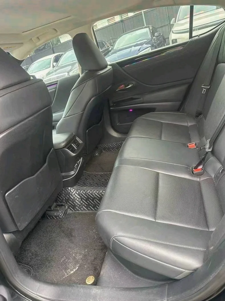 雷克萨斯ES 内饰后排