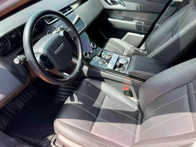 路虎揽胜星脉 后面外观一