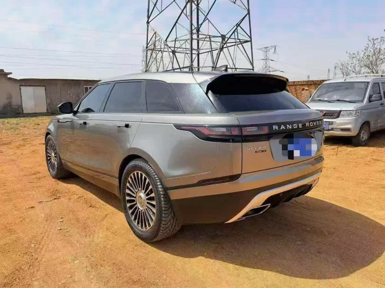 路虎揽胜星脉 内饰后排