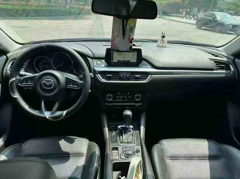 马自达阿特兹 后面外观二