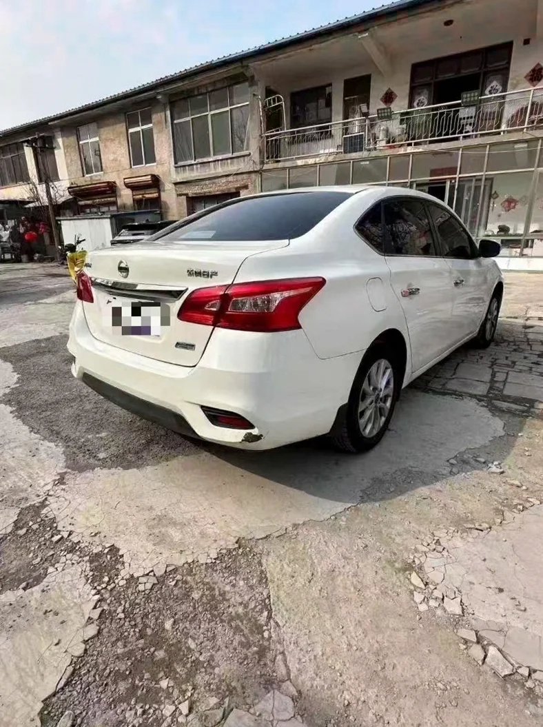 日产轩逸 内饰前排