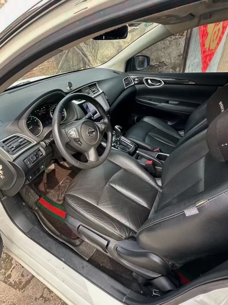 日产轩逸 后面外观一