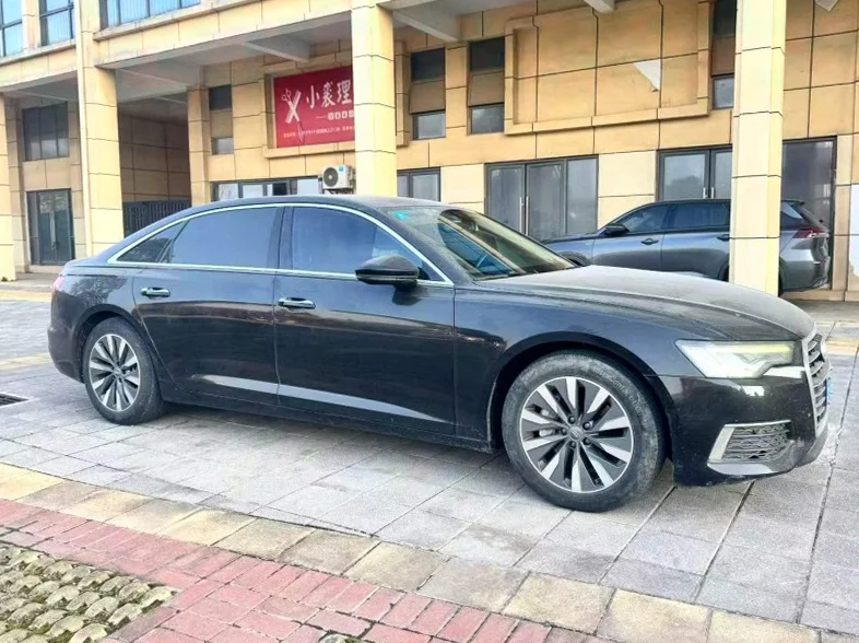 奥迪A6L 正面外观三