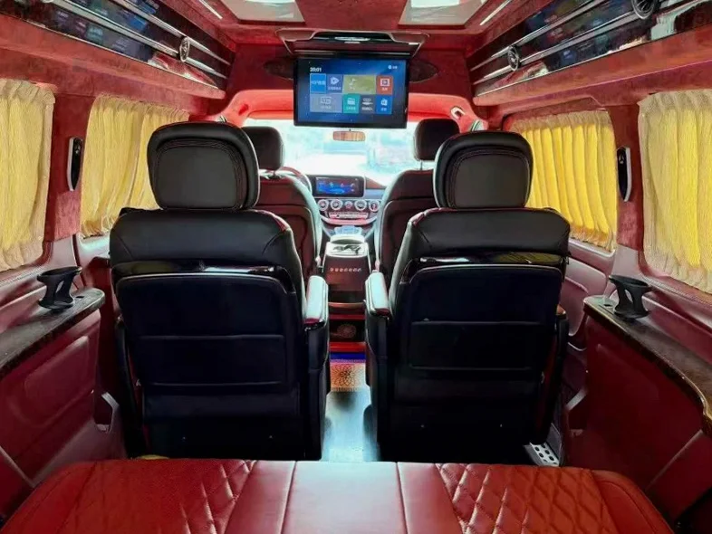 奔驰多士星 后面外观二