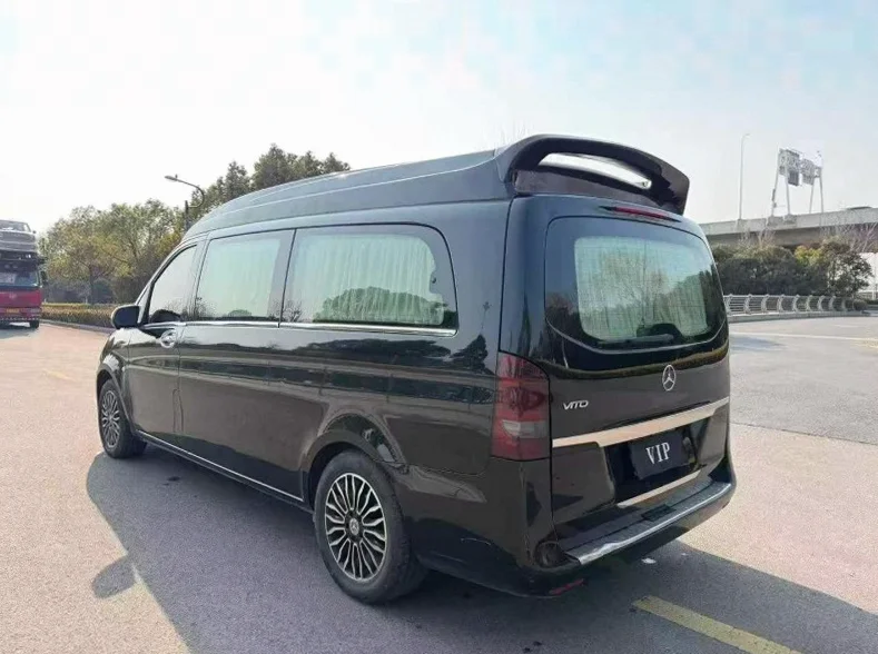 奔驰多士星 内饰后排