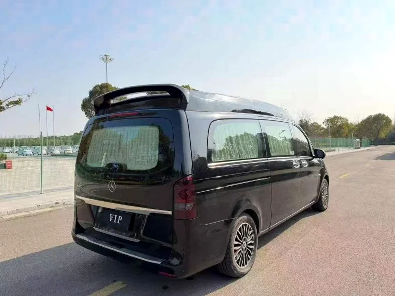 奔驰多士星 驾驶室