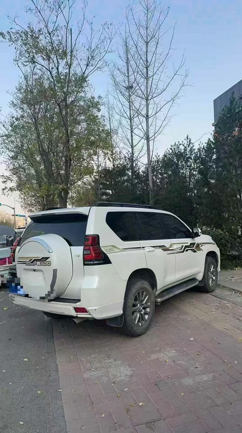 丰田普拉多 内饰后排