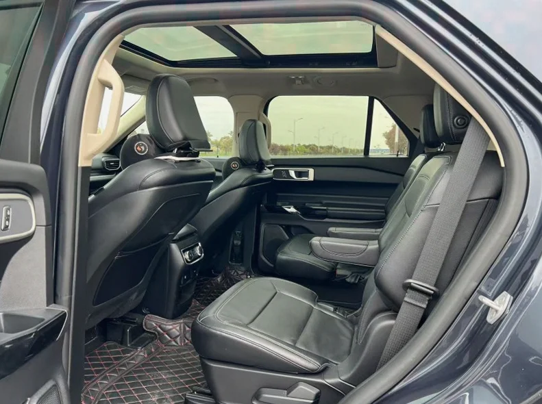 福特探险者 内饰前排