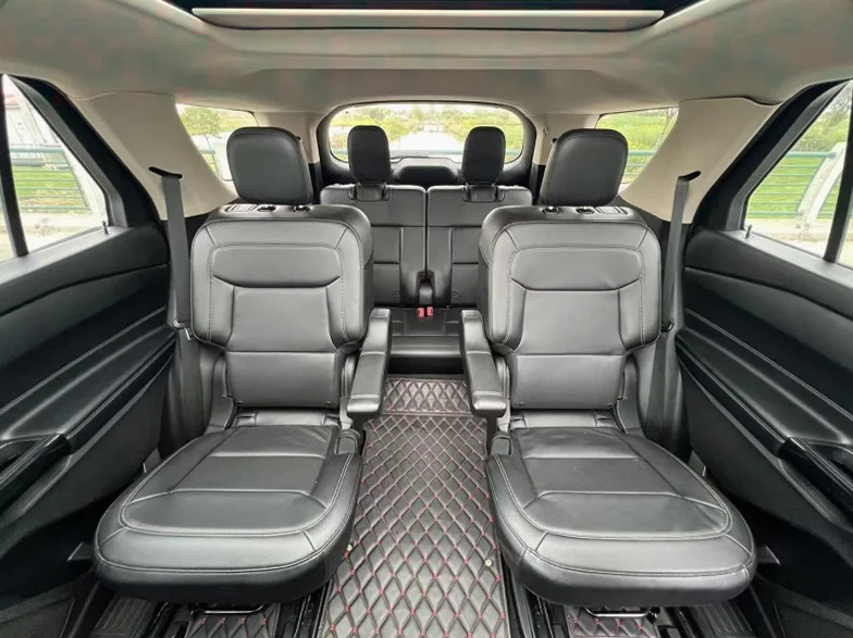 福特探险者 内饰后排