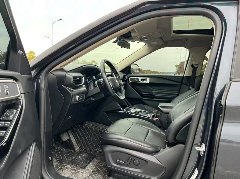 福特探险者 后面外观三