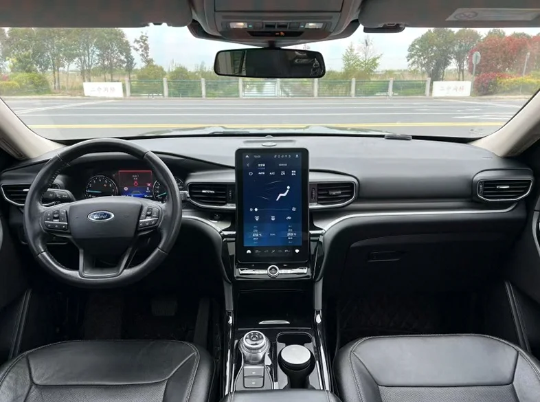 福特探险者 后面外观一