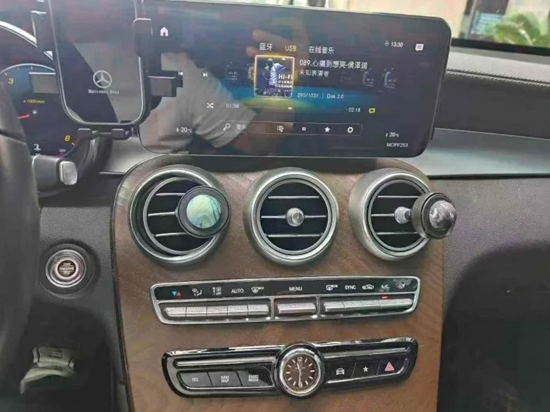 奔驰GLC 内饰前排