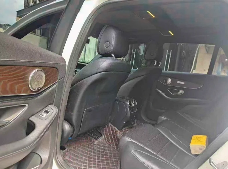 奔驰GLC 内饰后排