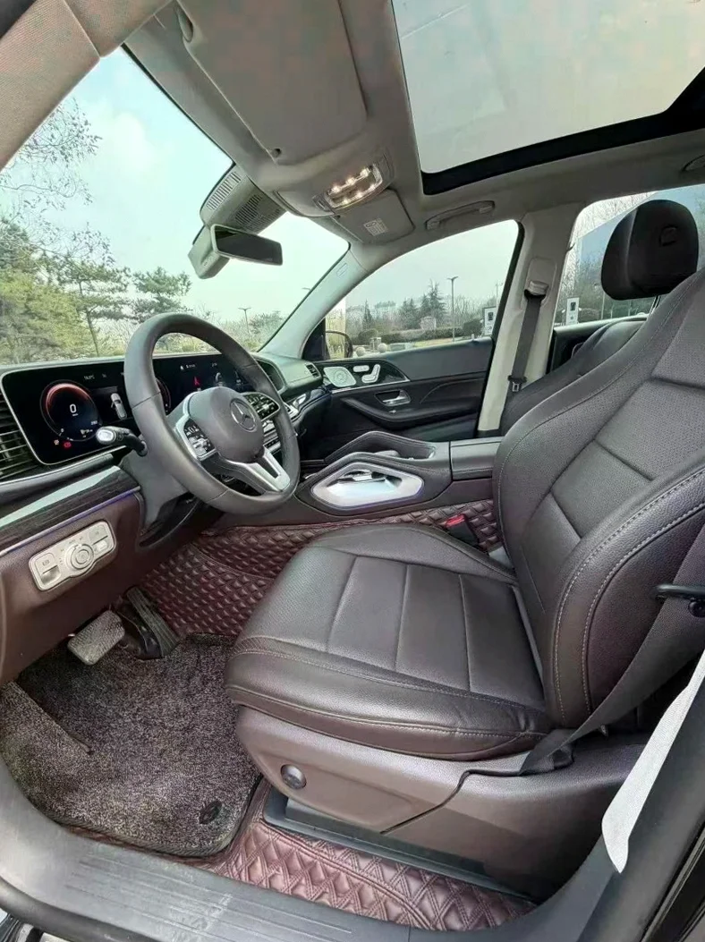 奔驰GLE 后面外观三