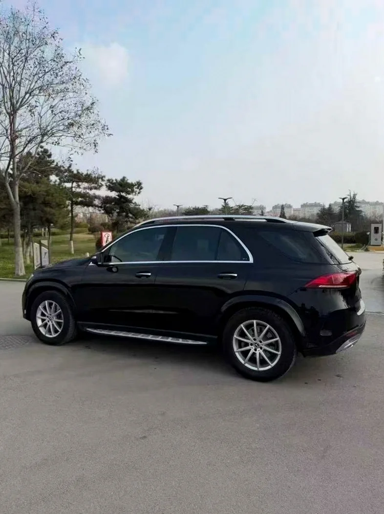 奔驰GLE 内饰后排