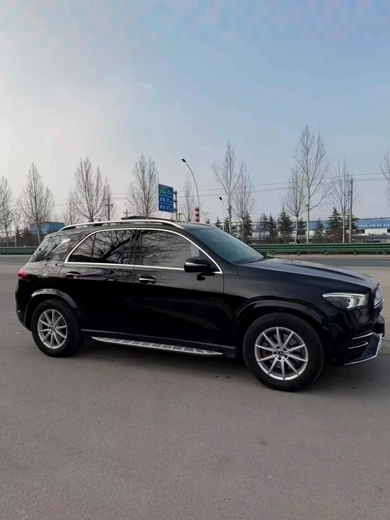 奔驰GLE 正面外观三