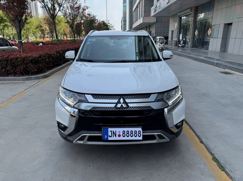 20年三菱欧蓝德2.0L两驱畅享版