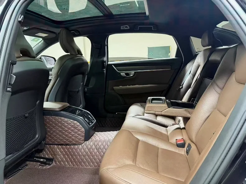 沃尔沃S90 后面外观三