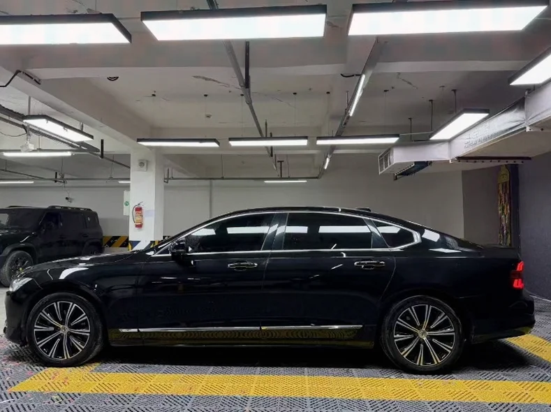 沃尔沃S90 内饰前排