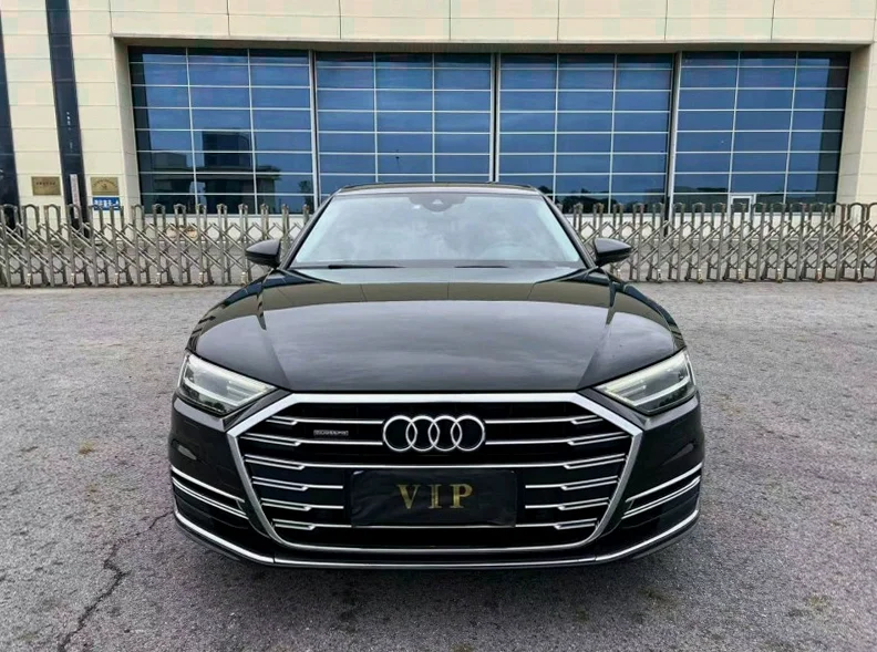 21年奥迪A8L 3.0T+48V轻混四驱豪华版顶配