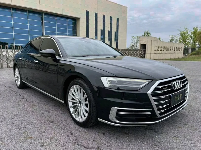 奥迪A8L 后面外观二