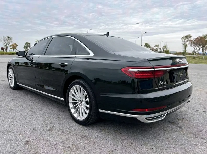 奥迪A8L 正面外观二