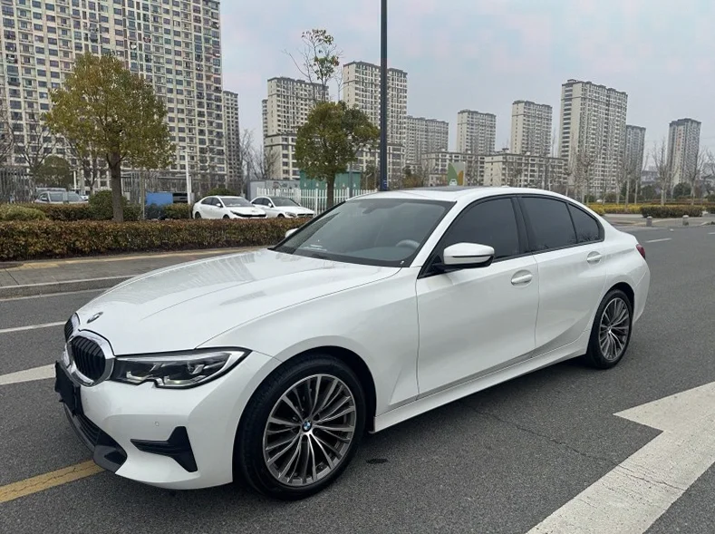 宝马3系 正面外观三