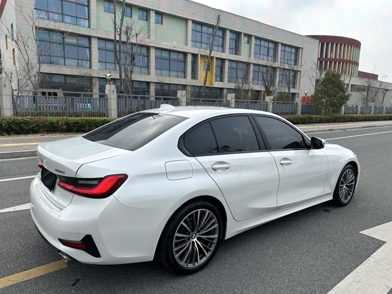 宝马3系 后面外观二