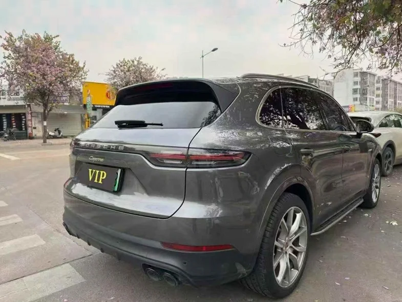 保时捷卡宴 内饰后排