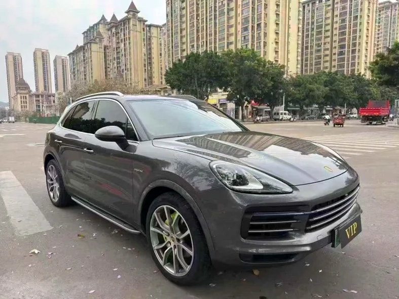 保时捷卡宴 正面外观二