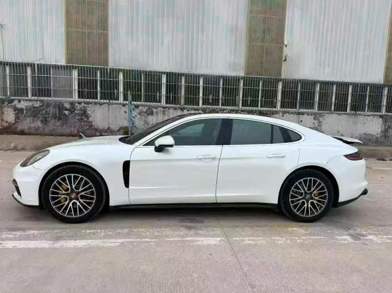 保时捷帕拉梅拉 正面外观三