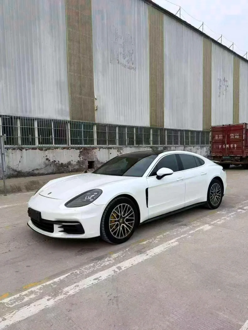 保时捷帕拉梅拉 正面外观二