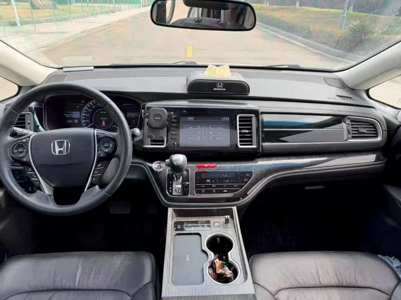 本田艾力绅 后面外观一