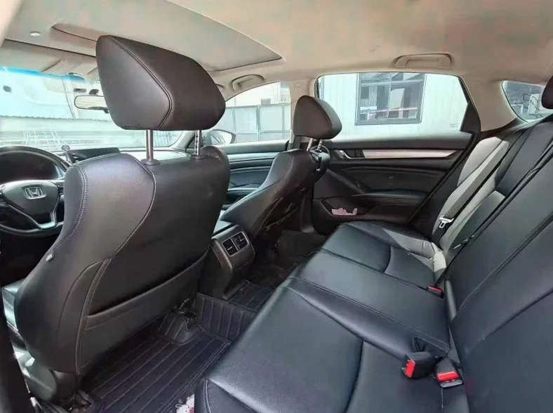 本田雅阁 后面外观二