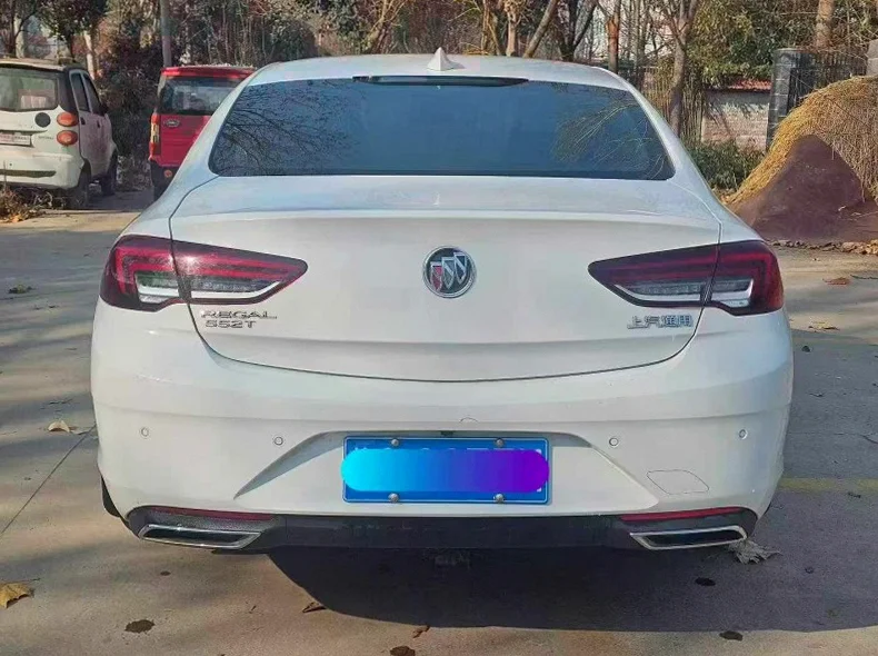 别克君威 驾驶室