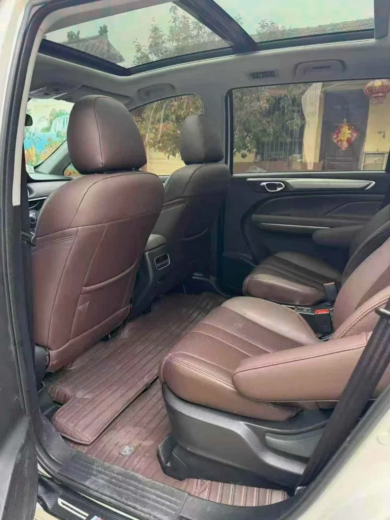 传祺M6 正面外观三