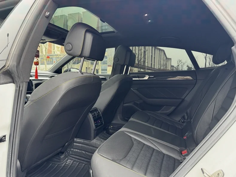 大众CC 内饰后排