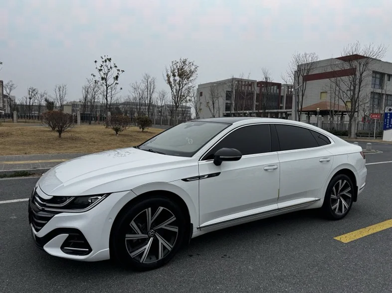 大众CC 正面外观三