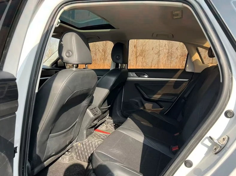 大众朗逸 后面外观二